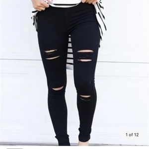 Distressed leggings